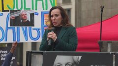 アサンジ被告 米国への引き渡しめぐる審理始まる　妻ステラさんは釈放訴え| TBS CROSS DIG with Bloomberg