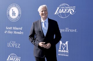 ドジャースオーナー、サッカーの英チェルシー持ち分売却検討－関係者| TBS CROSS DIG with Bloomberg