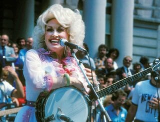 米カントリー音楽界の女王、ドリー・パートンさんが死去－80歳| TBS CROSS DIG with Bloomberg