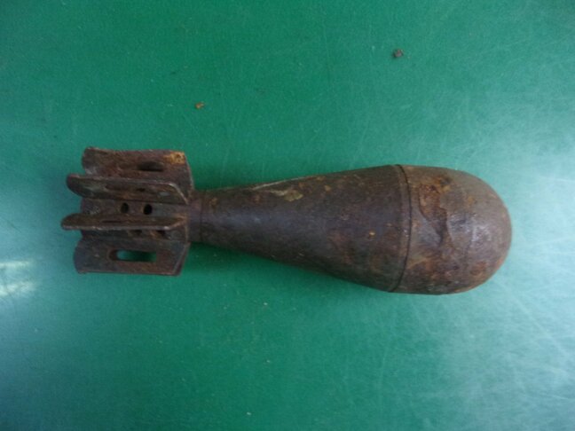 「危ないものを拾ってきました」10代男性が交番に持ち込んだのは砲弾のようなもの…商業施設の敷地内で発見　自衛隊が回収　北海道石狩市|TBS NEWS DIG