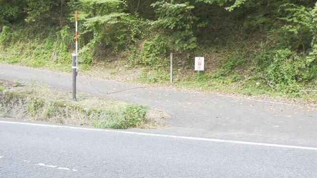 大型バイクが走行中に、進入禁止のためのチェーンに接触しバイクごと転倒…男性が死亡　死因は頚髄損傷と推定　チェーン接触後、道の脇にあるガードレールに衝突した可能性　現場は鳥取県内と特定|TBS NEWS DIG