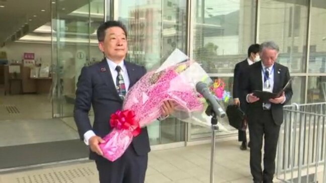 座右の銘「逆風満帆」掲げて前進へ 四国中央市の大西賢治市長が初登庁|TBS NEWS DIG