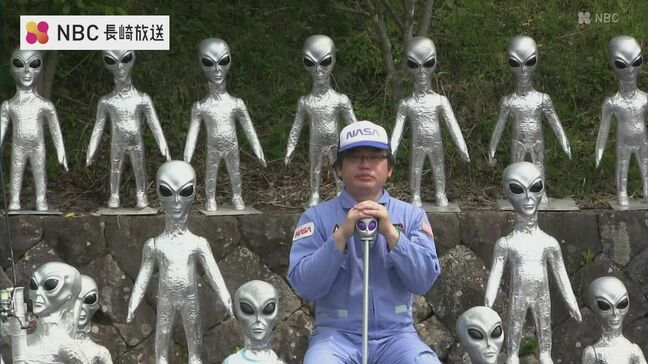 宇宙人100体を量産 観光客も思わず「ワレワレハ宇宙人だ」長崎・五島の男性が制作|TBS NEWS DIG