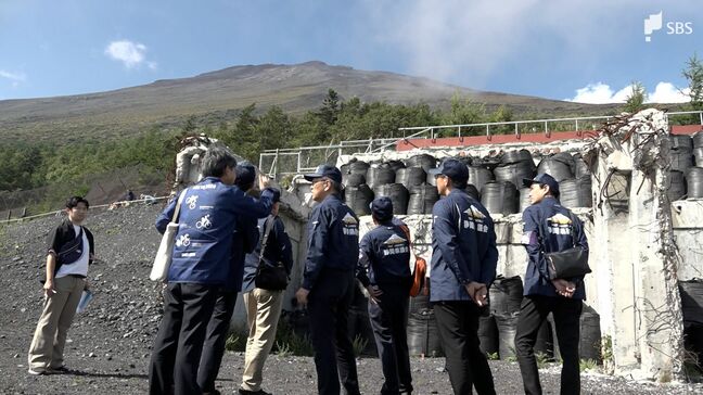 富士山の3登山口を視察 事前登録や入山料支払いの現状などヒアリング=静岡県議会特別委員会|TBS NEWS DIG