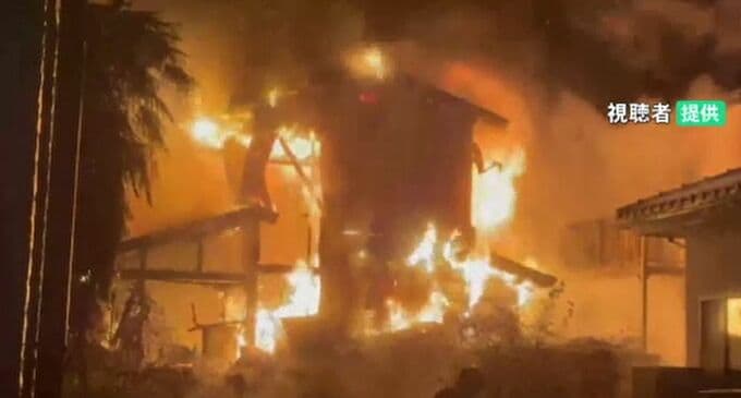 住人男性「今火を消している」近くの住民「ダメ、出てきて」 石川・野々市市の住宅火災 遺体は住人の男性(75)か 石油ストーブから出火の可能性あるとみて原因調べる|TBS NEWS DIG