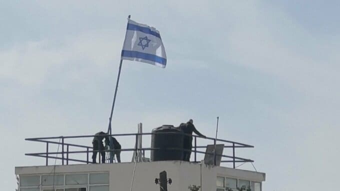 イスラエル警察が東エルサレムにある国連施設に強制立ち入り　事務総長が強く非難|TBS NEWS DIG