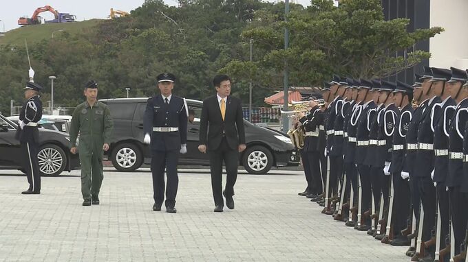 木原防衛大臣 航空自衛隊那覇基地を視察 午後は玉城知事と基地問題めぐり面談　|　沖縄のニュース｜RBC 琉球放送