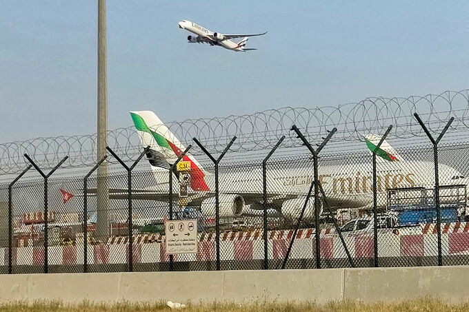 イランに兵器切れの兆候か、対UAEでミサイル・ドローン使用数が激減