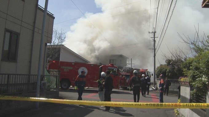 大分市の空き家で火事　男女２人を搬送　|　大分のニュース｜OBS NEWS｜大分放送