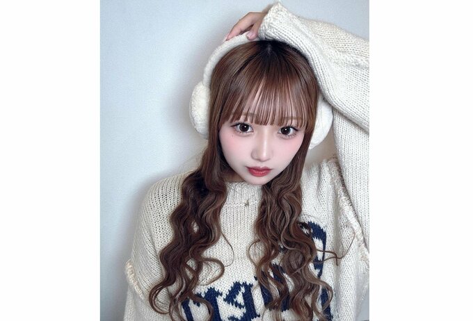 【辻希美・長女】希空さん　「巻き髪はウェーブ巻きしかできないです♡」　カメラ目線でポーズ|TBS NEWS DIG