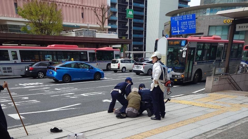 サムネイル_「女性の方が刺された」と消防に連絡　新潟市中央区の中心部・万代シテイで切り付け事件か　20代女性が病院に搬送