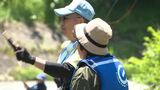 自分で作った毛バリで狙うのは清流にすむイワナ「テンカラ釣り」の体験会　大人も子どもも30人が1時間にわたり挑戦　果たして釣果は？　|　SBC NEWS | 長野のニュース | SBC信越放送