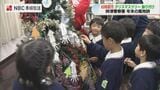 警察署のクリスマスツリーを幼稚園児が飾り付け 防犯や交通安全の意識付け兼ねた年末の恒例行事【長崎】 | 長崎のニュース | 天気 | NBC長崎放送