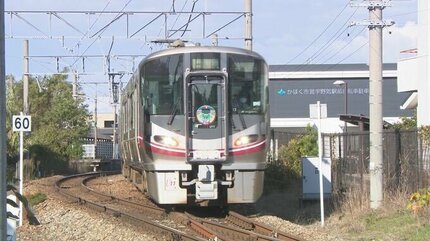 JR七尾線 羽咋～七尾間で運転見合わせ 走行中の特急列車のパンタグラフ