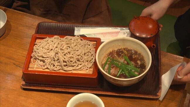 「一年の災厄を断ち切る」「長寿祈願」年越しそばを求め行列|TBS NEWS DIG
