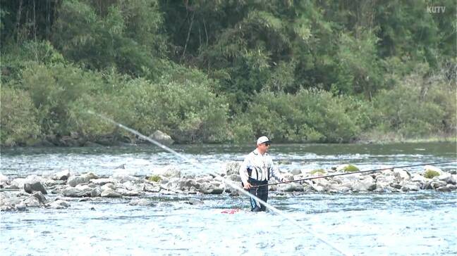 「友釣り」でアユと駆け引き　仁淀川や鏡川などほとんどの河川で高知県内アユ漁「第二陣」解禁|TBS NEWS DIG