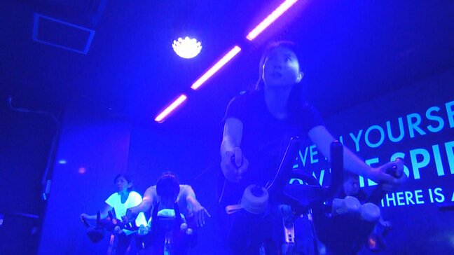 暗がりで・・・低酸素で・・・多様化するスポーツジム　”時短”や”効率””人目気にせず”　ニーズに応え拡大中|TBS NEWS DIG