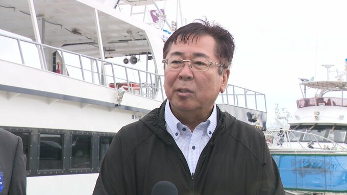 取材に応じる北海道羅臼町の湊屋稔町長