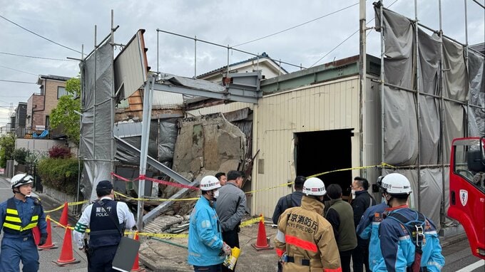 工場の解体作業中に建物が崩れ…男性作業員が病院搬送も意識あり　東京・足立区|TBS NEWS DIG