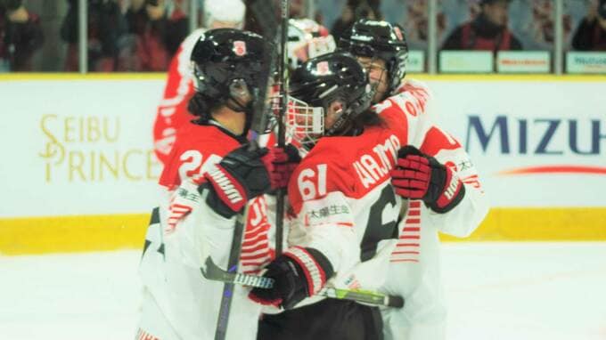 女子アイスホッケー日本代表、4大会連続の五輪出場決定 ！ 2得点の輪島夢叶「楽しかった」飯塚監督「ホッとしてます」|TBS NEWS DIG