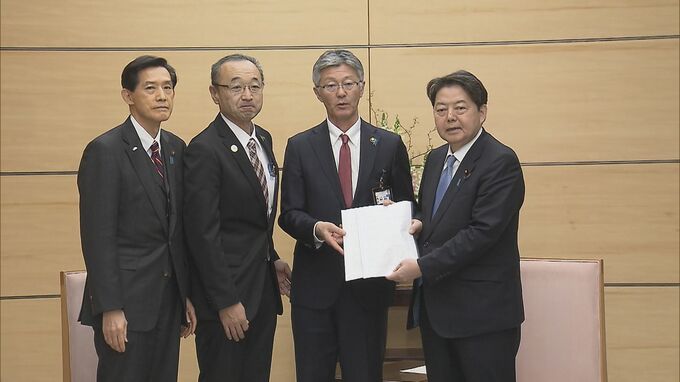 林官房長官が新潟・福井の3市長から拉致問題解決求める要請受ける 「被害者を必ず取り戻す決意」