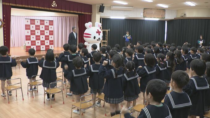 園児が作ったPR動画を披露　赤十字運動月間　山口　|　山口のニュース・天気・防災｜tys NEWS｜ｔｙｓテレビ山口