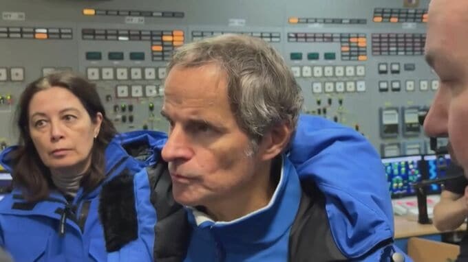 IAEA事務局長　ロシア占拠のウクライナ・ザポリージャ原発を視察 「原子炉の冷却水確保する井戸があることを確認」