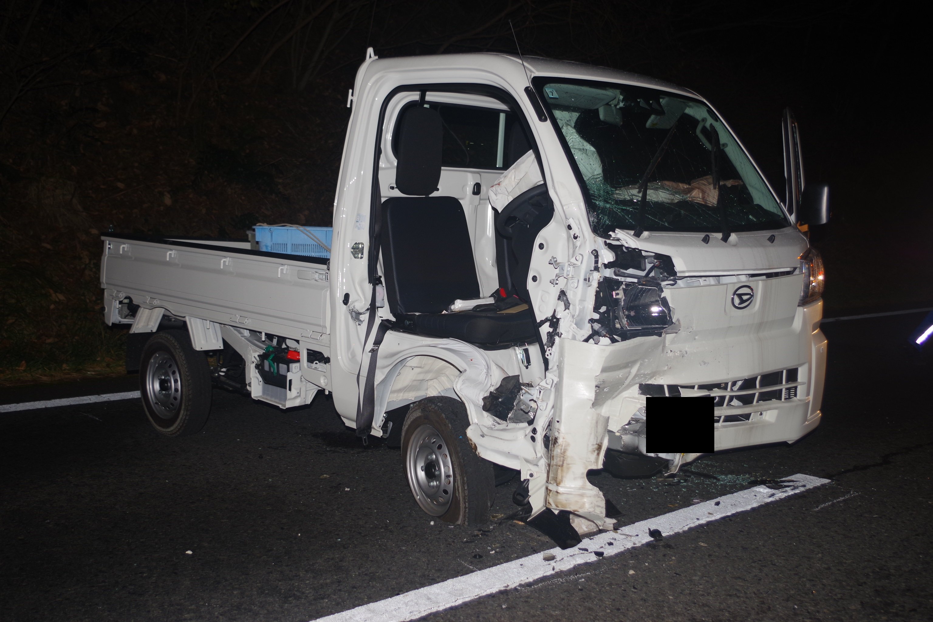 4台が絡む事故で5人が重軽傷 高齢男性(91)の軽トラックがはみ出し