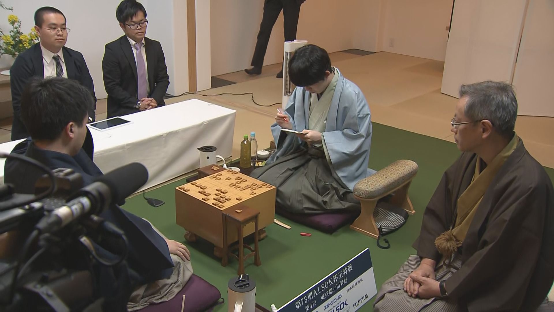 王将戦第4局1日目が終了 藤井聡太八冠が勝てば「王将」防衛 タイトル戦20連覇達成の新記録達成になるか TBS NEWS DIG