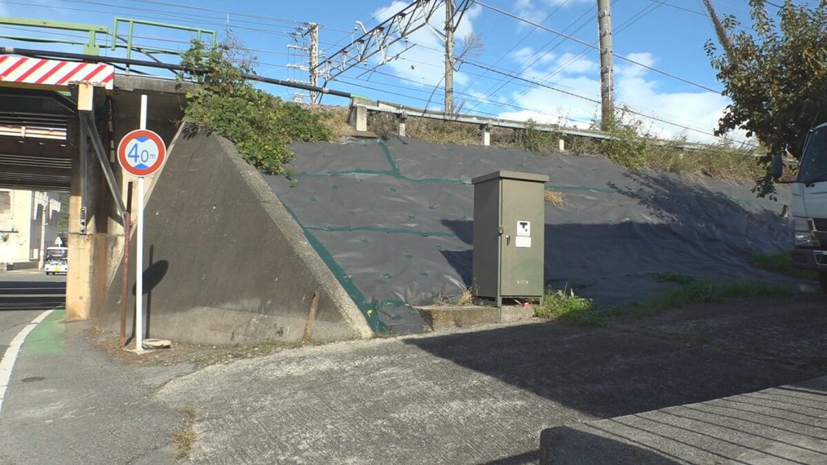「散歩する生活区域だから不安」　JRの線路を横切る1頭のクマを運転士が目撃　近くには住宅や学校がある街中　甲府