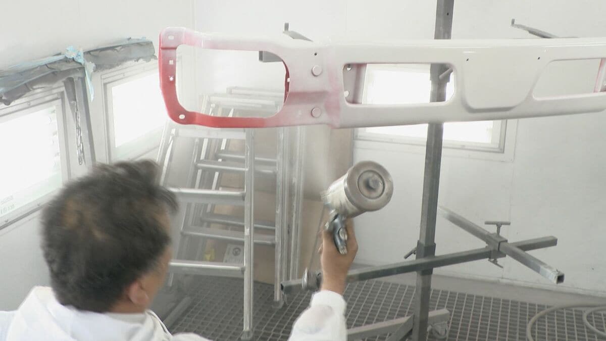 ｢仕事できるの？って…｣ 車の塗装作業に打撃 シンナー価格1.7倍 在庫もあと2週間 イラン情勢で石油由来の資材が不足