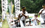 白装束の参拝者たち　五穀豊穣と家内安全を祈願する「お山参詣・宵山」|TBS NEWS DIG