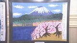 自分たちの学校の校庭や、身近なサクラの名所を題材にした桜を描いた作品が並ぶ 「桜の札所」絵画コンクール展示会|TBS NEWS DIG
