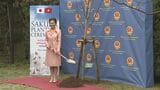 高円宮妃久子さま　ベトナム大使公邸で桜植樹「日本とベトナムの友好の証となることを願っております」|TBS NEWS DIG