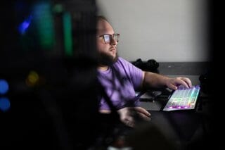 AIがデイトレーダー、実力は未知数－個人投資家による訓練と活用進む| TBS CROSS DIG with Bloomberg