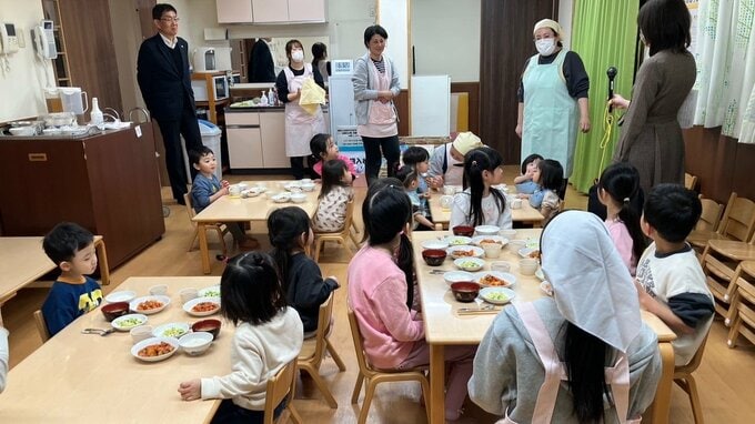 働き方の多様化と共にニーズが高まる夜間保育。深夜0時まで子どもを預かる千葉県松戸市の認定こども園|TBS NEWS DIG