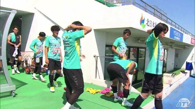 サッカーJ2「ヴァンラーレ八戸」新シーズン開幕を前に最後の公開練習　“手の内を隠す”作戦でJ2初年度でのトップ10入り目指す　高吉正真 主将「開幕戦から勝利をつかんでいきたい」|TBS NEWS DIG