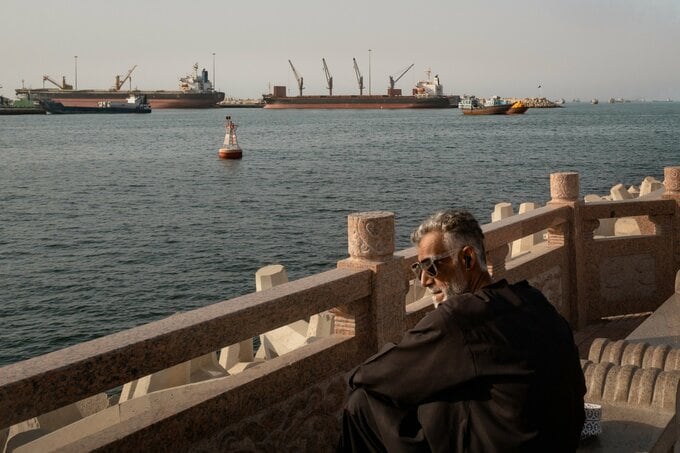 ホルムズ海峡の南側航路、信号発信したまま通航可能－JMICが見解