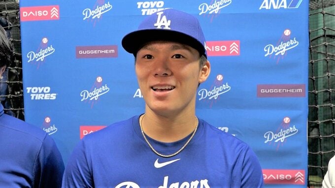山本由伸 初勝利！「覚えてないです（笑）」チームメイトからビールかけの祝福、大谷からは「まぁナイスピッチ」と一言|TBS NEWS DIG