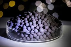 鉄鉱石先物が１トン＝100ドル突破、中国経済巡るセンチメント改善| TBS CROSS DIG with Bloomberg