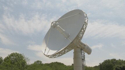 国内最大級のパラボラアンテナお披露目 福井工大 宇宙飛行士・毛利衛