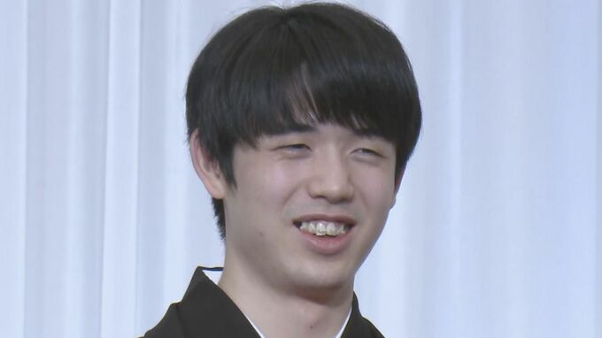 藤井聡太八冠（21）に優勝賞金4400万円が贈られる「柳葉敏郎様にご祝辞を頂戴し…本当に感激」  竜王就位式で話したこと全文　　|　名古屋・愛知・岐阜・三重のニュース【CBC news】 | CBC web