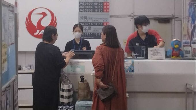沖永良部空港で搭乗手続き一時停止、始発便に遅れ　台風13号影響で停電、携帯も利用しづらく　鹿児島|TBS NEWS DIG