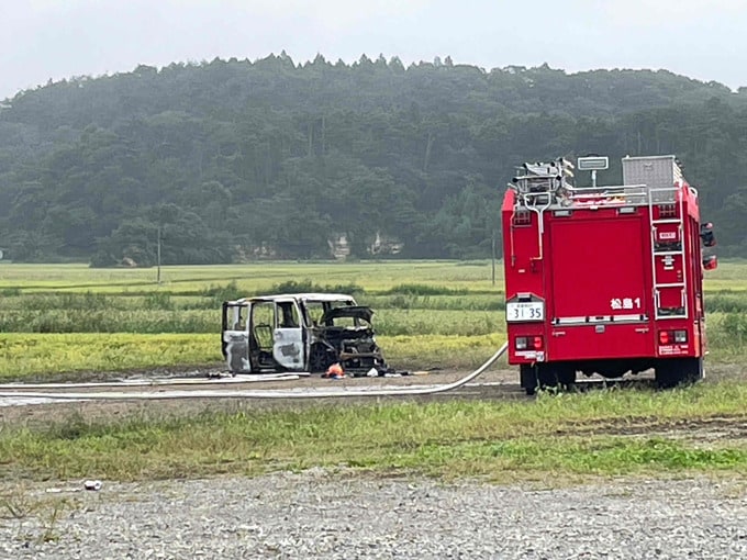 【速報】駐車場で軽乗用車1台焼ける火事　男性1人遺体で見つかる　宮城・松島町|TBS NEWS DIG