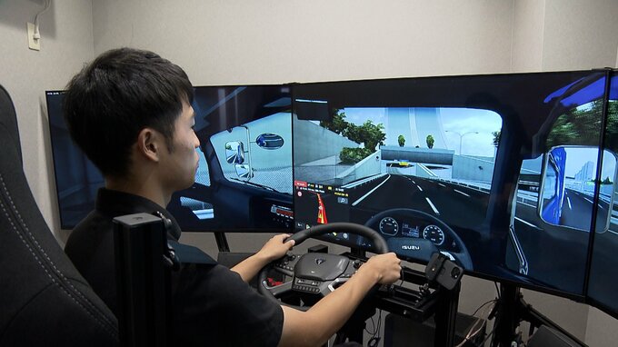 物流会社がトラックの運転シミュレーターを導入　事故率は前年同時期と比べて26.8%減少　業界の人手不足解消にも【岡山】|TBS NEWS DIG