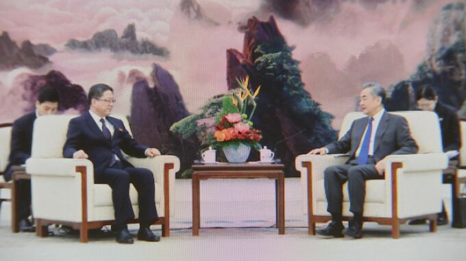 中国・王毅外相が北朝鮮外務次官と会談　来年国交樹立75年　関係強化で一致|TBS NEWS DIG