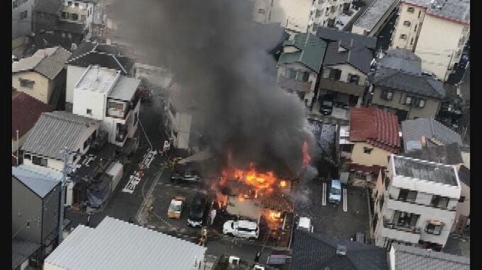 東区の住宅密集地で火災　木造２階建てが全焼　住民１人が不明か　広島|TBS NEWS DIG