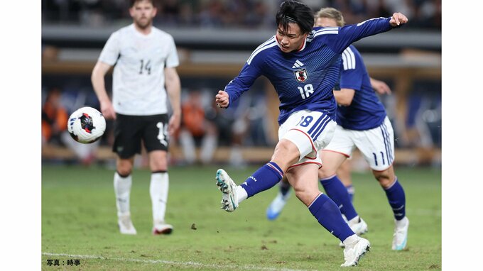 森保ジャパン、2ー1勝利で15年ぶり優勝！エース上田綺世の先制弾に堂安律が決勝弾　監督の”国内ラストマッチ”白星で飾る【キリン杯】|TBS NEWS DIG