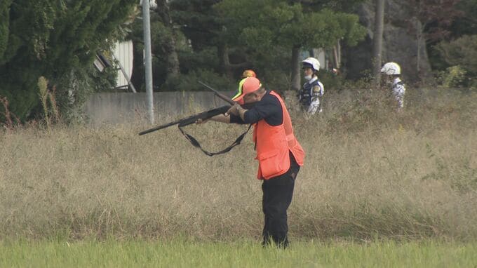 「裏庭にクマがいる」富山市平野部で緊迫の通報　猟友会などが捕獲へ出動　茂みが多く姿確認できないまま、厳戒態勢続く　|TBS NEWS DIG