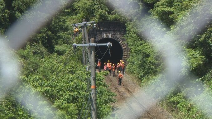 JR山陰線で倒木…特急11本が運休　鳥取・倉吉駅間で約5時間に渡り運転見合わせ　利用者「予想外でショック」　|　BSSニュース | BSS山陰放送